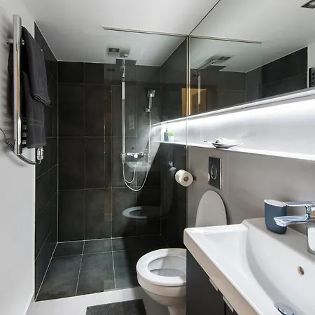 R76a With Ac Apartment